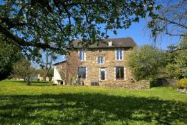 Detached House with Landscaped Garden