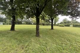 Detached Country House with Landscaped Garden
