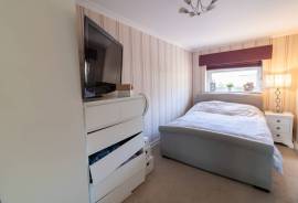 4 bedroom, Semi-detached house for sale