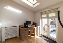 4 bedroom, Semi-detached house for sale