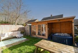 4 bedroom, Semi-detached house for sale