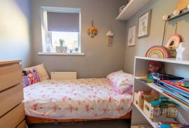 4 bedroom, Semi-detached house for sale