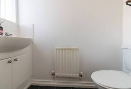 3 bedroom, Detached house for sale