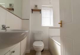 3 bedroom, Detached house for sale