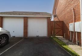 3 bedroom, Detached house for sale