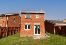 3 bedroom, Detached house for sale