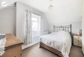 3 bedroom, Detached house for sale