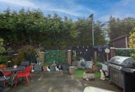 2 bedroom, Terraced bungalow for sale