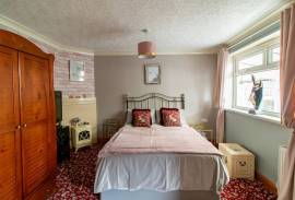 2 bedroom, Terraced bungalow for sale