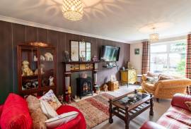 2 bedroom, Terraced bungalow for sale