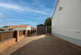 2 bedroom, Terraced bungalow for sale