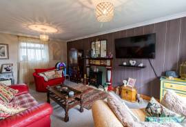 2 bedroom, Terraced bungalow for sale