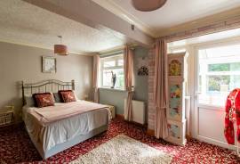 2 bedroom, Terraced bungalow for sale