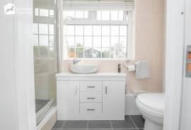 4 bedroom, Detached house for sale