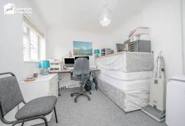 4 bedroom, Detached house for sale