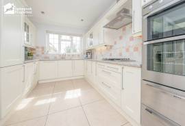 4 bedroom, Detached house for sale