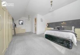 4 bedroom, Detached house for sale