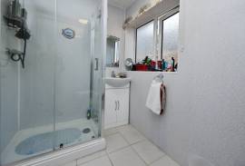 3 bedroom, Bungalow for sale