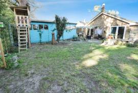 3 bedroom, Bungalow for sale
