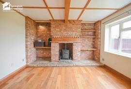 2 bedroom, Semi-detached house for sale