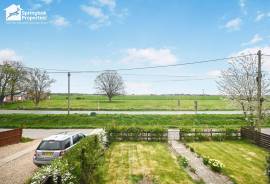 2 bedroom, Semi-detached house for sale