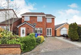 3 bedroom, Detached house for sale