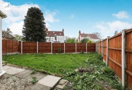 3 bedroom, Detached house for sale