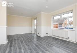 3 bedroom, Detached house for sale