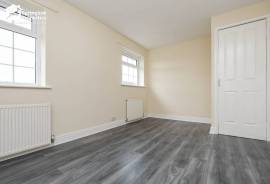 3 bedroom, Detached house for sale