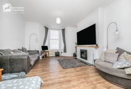 4 bedroom, Semi-detached house for sale