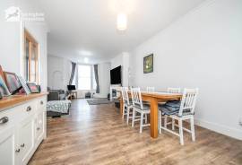 4 bedroom, Semi-detached house for sale