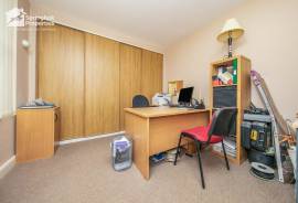 4 bedroom, Semi-detached house for sale
