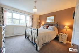 4 bedroom, Detached house for sale