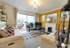 4 bedroom, Detached house for sale
