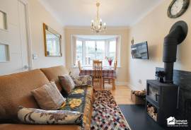 4 bedroom, Detached house for sale