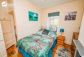 6 bedroom, Detached house for sale
