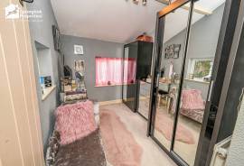 6 bedroom, Detached house for sale