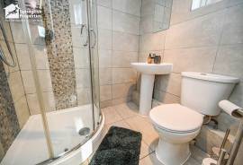6 bedroom, Detached house for sale