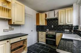 3 bedroom, Maisonette for sale