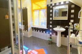 Detached house for rent in Jurmala, 250.00m2
