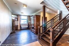 Detached house for rent in Jurmala, 260.00m2