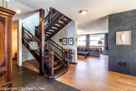 Detached house for rent in Jurmala, 260.00m2