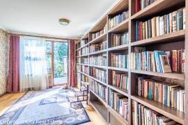 Detached house for rent in Jurmala, 260.00m2