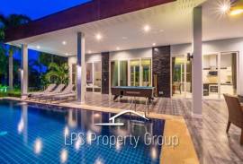 Modern 4 Bedroom Pool Villa