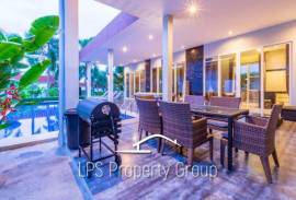 Modern 4 Bedroom Pool Villa