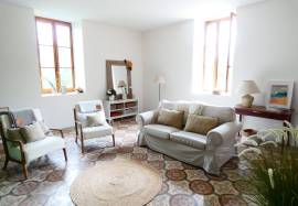 Charming Maison de Maitre house in peaceful setting