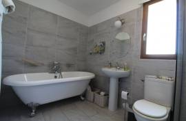 5 room, 140m2 House for sale in Laurens - 430 000 € *