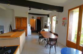 6 room, 174m2 Village house for sale in Fouzilhon - 140 000 € *