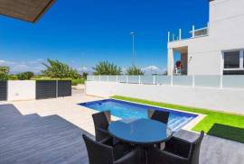 MEDITERRANEAN DESIGN VILLA CLOSE TO EVERYTHING