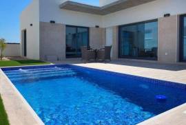 MEDITERRANEAN DESIGN VILLA CLOSE TO EVERYTHING